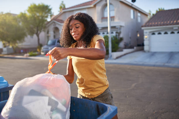Best Professional Junk Removal  in California, MO